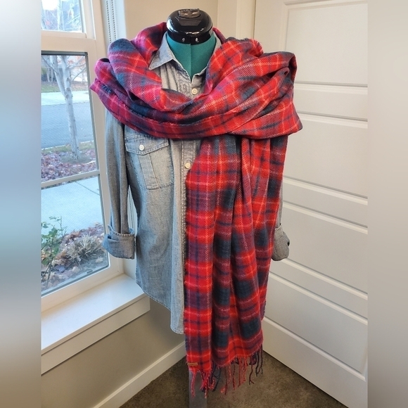 EDDIE BAUER OVERSIZE BLANKET SCARF SHAWL WRAP RED & BLUE PLAID FRINGE WOMEN OS - Picture 8 of 14
